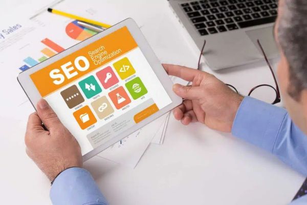 Thoroughly compare SEO Spyglass vs Ahrefs